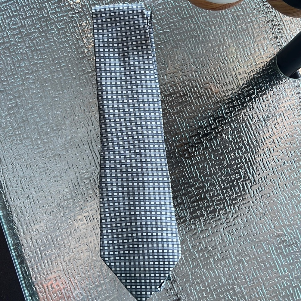 Dress tie